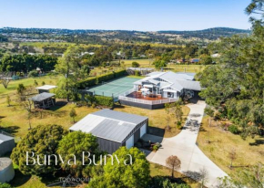 Bunya Bunya Luxury Estate Toowoomba set over 2 acres with Tennis Court